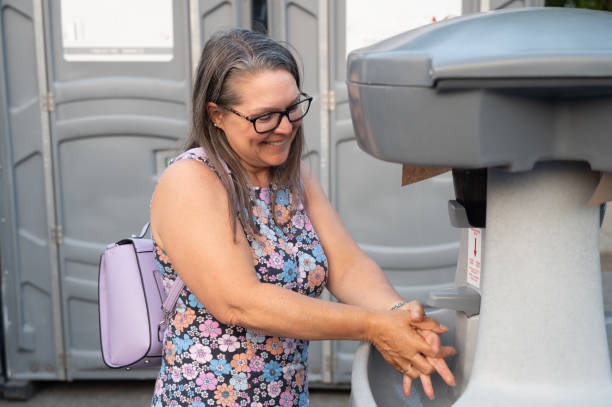 Best Portable toilet rental cost  in Avon, OH